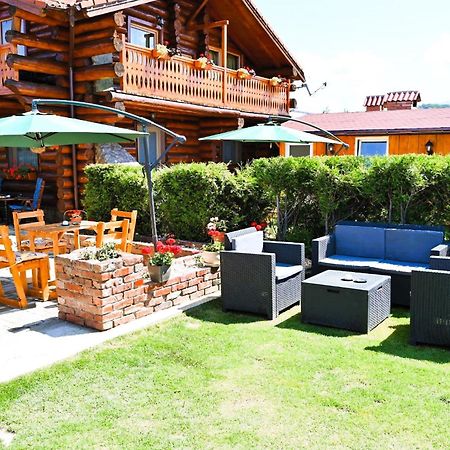 Casa De Lemn Villa Rîşnov Exteriör bild
