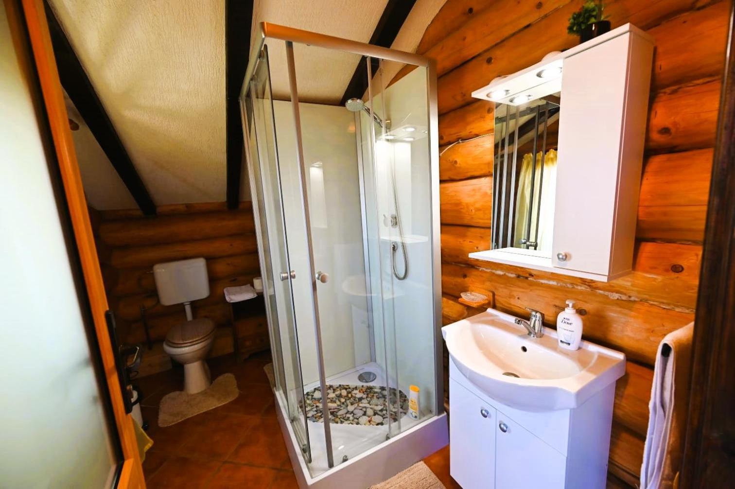 Casa De Lemn Villa Rîşnov Exteriör bild